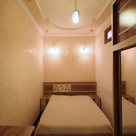 Amiryan Street 1 Bedroom Deluxe Apartment With Balcony Am104 Ереван Екстериор снимка