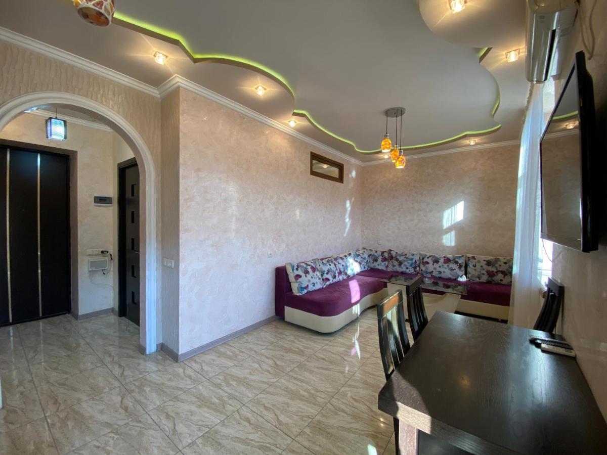 Amiryan Street 1 Bedroom Deluxe Apartment With Balcony Am104 Ереван Екстериор снимка