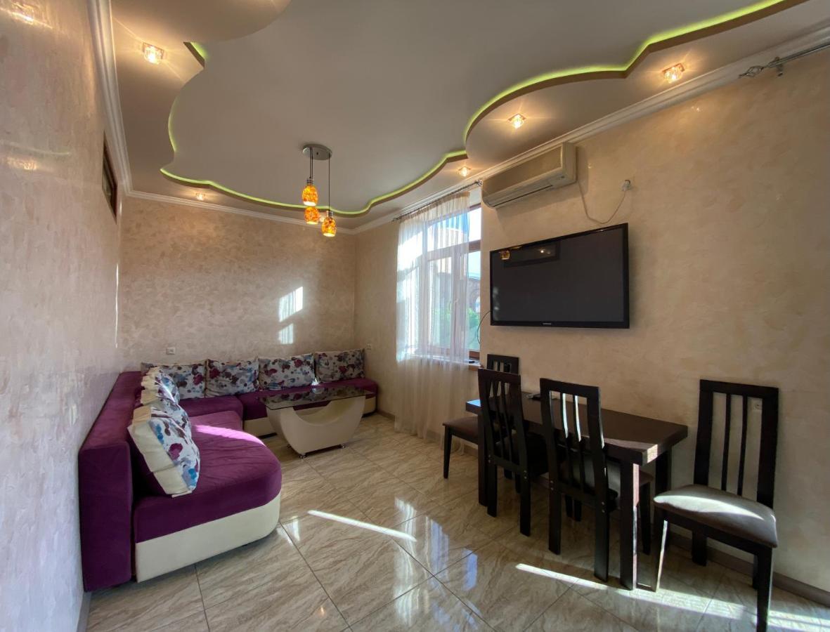 Amiryan Street 1 Bedroom Deluxe Apartment With Balcony Am104 Ереван Екстериор снимка