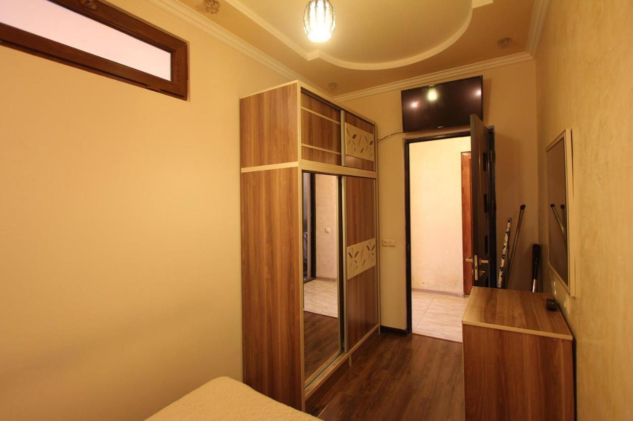 Amiryan Street 1 Bedroom Deluxe Apartment With Balcony Am104 Ереван Екстериор снимка