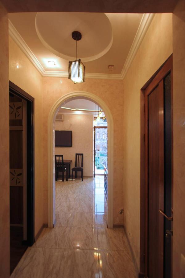 Amiryan Street 1 Bedroom Deluxe Apartment With Balcony Am104 Ереван Екстериор снимка